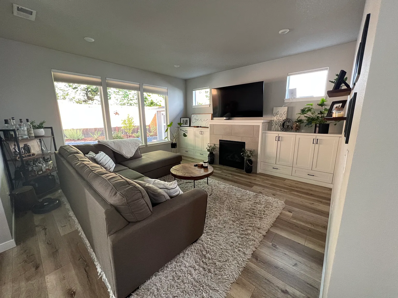 3 bed, 2.5 bath, 1660 sqft, $3,400 — Photo 4