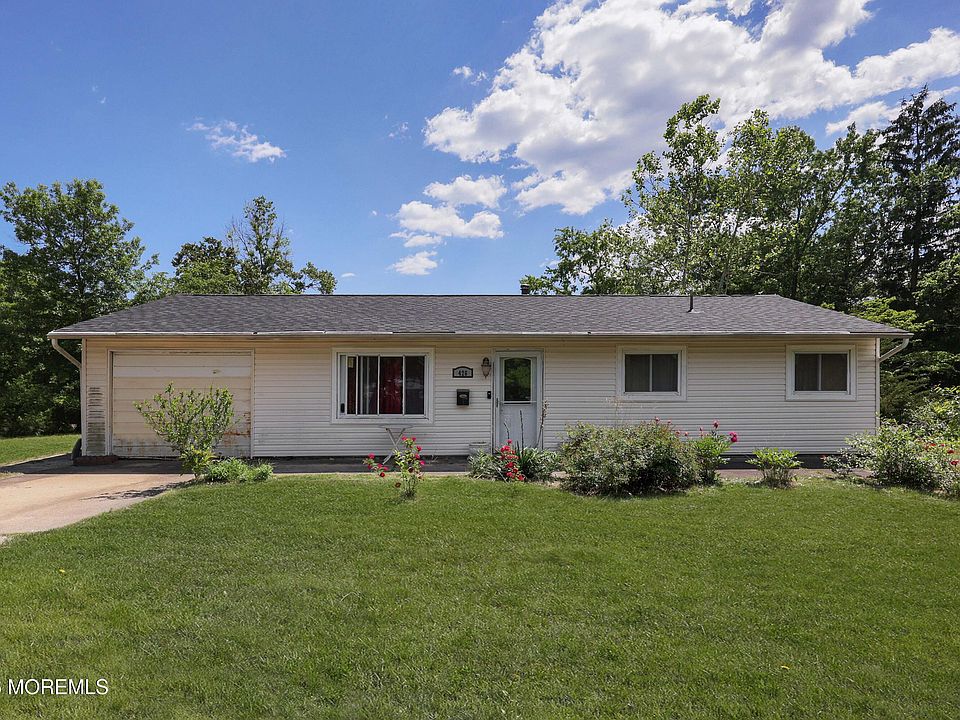 2nd image of 426 Applegate Avenue