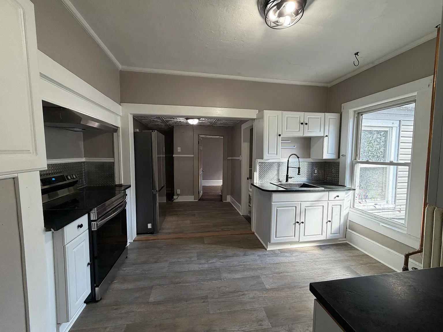 2 bed, 1200 sqft, $2,200 — Photo 4