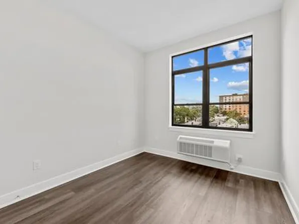 121 34th Street image 128 of 213