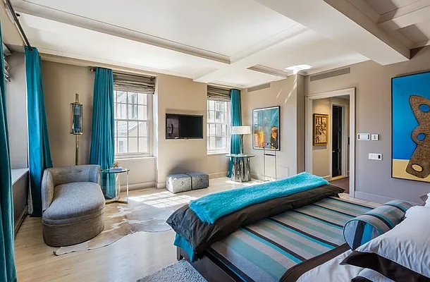 Sold by Sloane Square | media 7