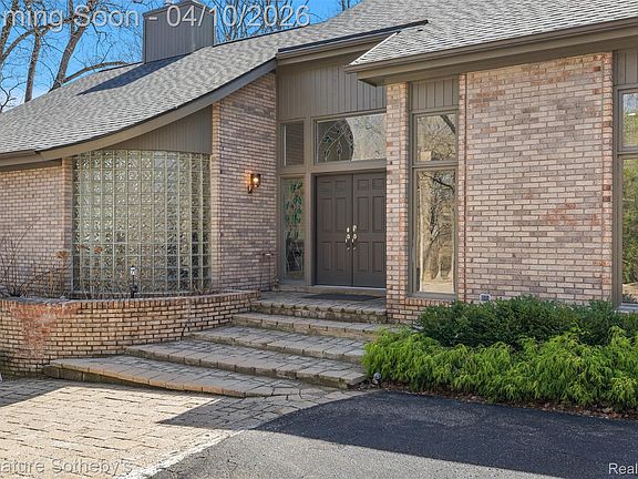3rd image of 4650 Lahser Rd