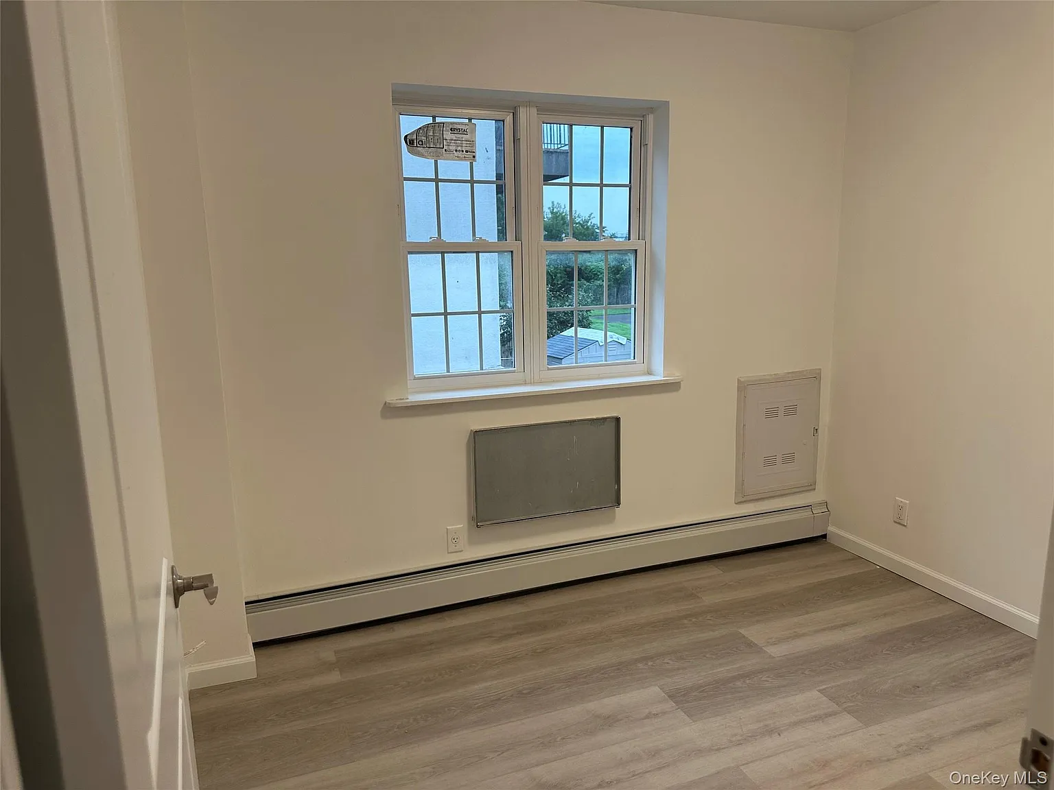 3 bed, 1.0 bath, 820 sqft, $3,000 — Photo 4