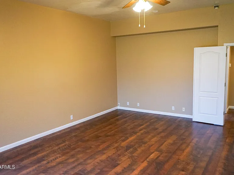 541 N Danielson Way — Photo 29
