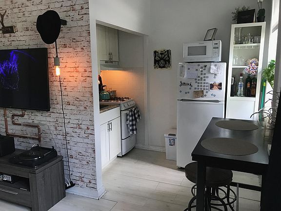 Kitchen layout (current tenant design)