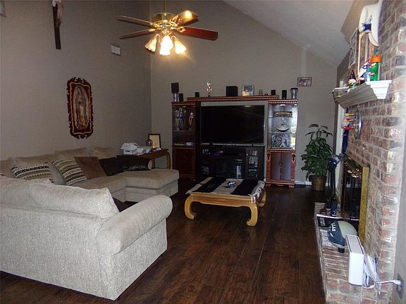 2nd image of 1713 Clearbrook Ln