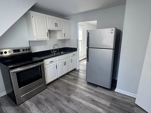 424 West St #3S, Bristol, CT 06010