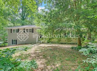 5747 Woodland Dr, Acworth, GA 30102