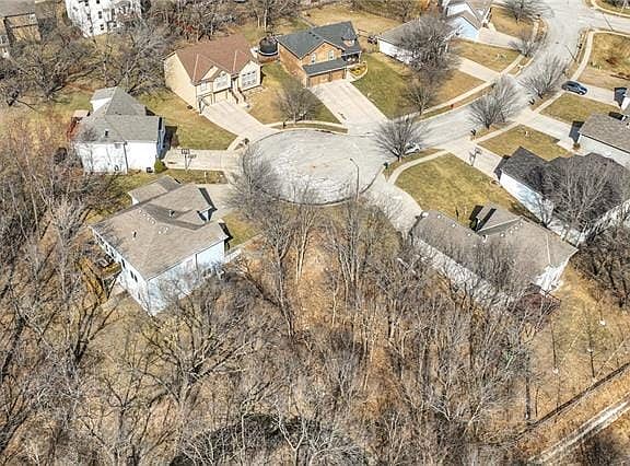 5th image of 10901 N Oxford Ave