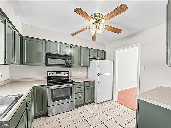 4th image of 136 Trotters Lea Ln