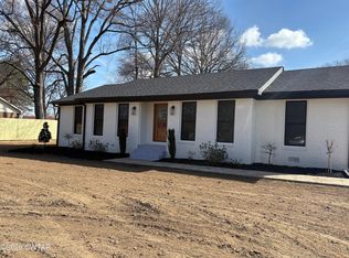 262 W University Pkwy, Jackson, TN 38305