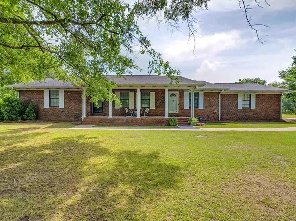 609 Maple St, Clanton, AL 35045