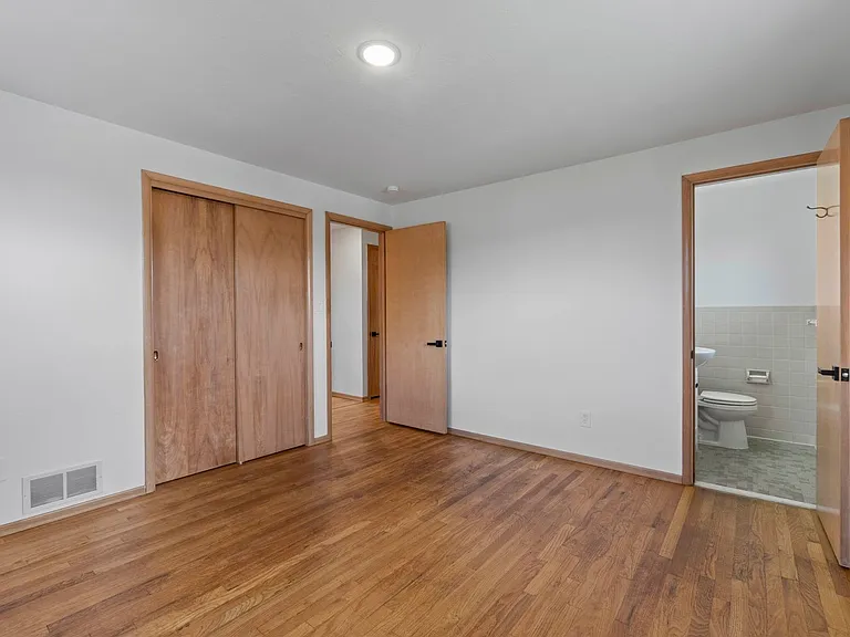 115 Green Glen Dr — Photo 14