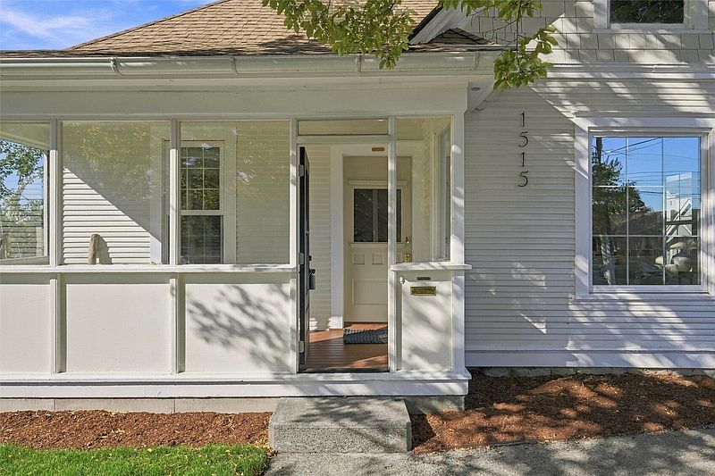 3rd image of 1515 F Street