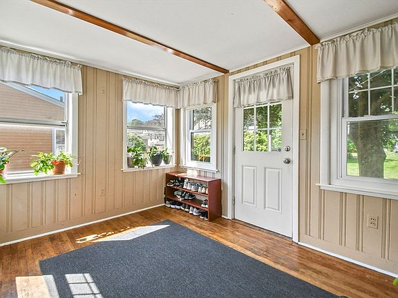 2nd image of 293 Harrington Way