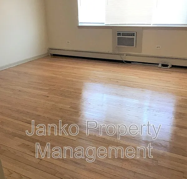 2108 S 17th Ave #1E — Photo 3