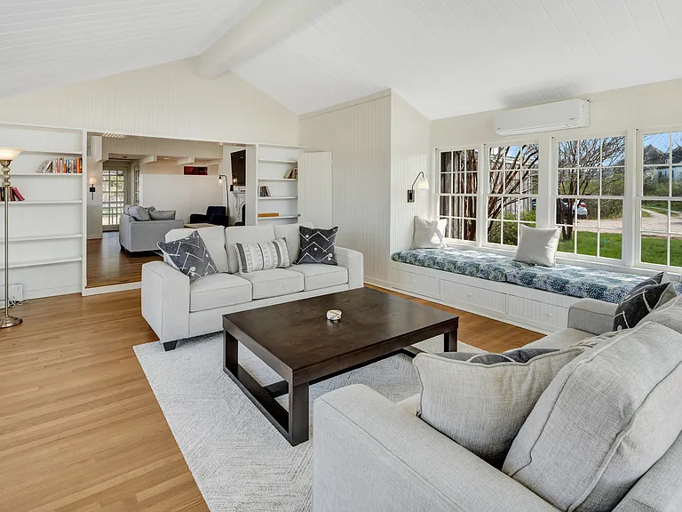 1 Waters Edge Dr — Photo 14