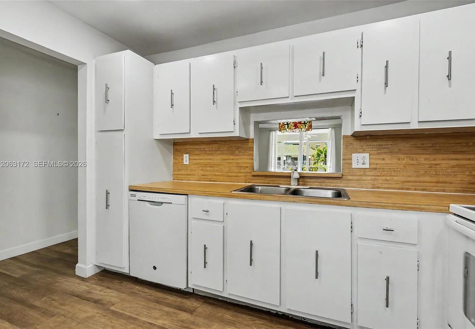 2 bed, 2.0 bath, 1144 sqft, $2,300 — Photo 1