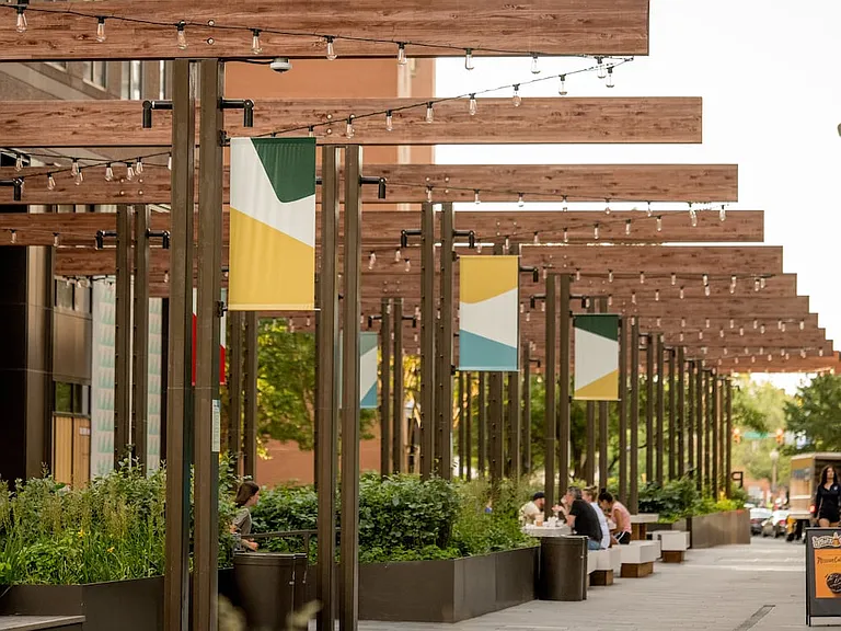On-site retail and dining options