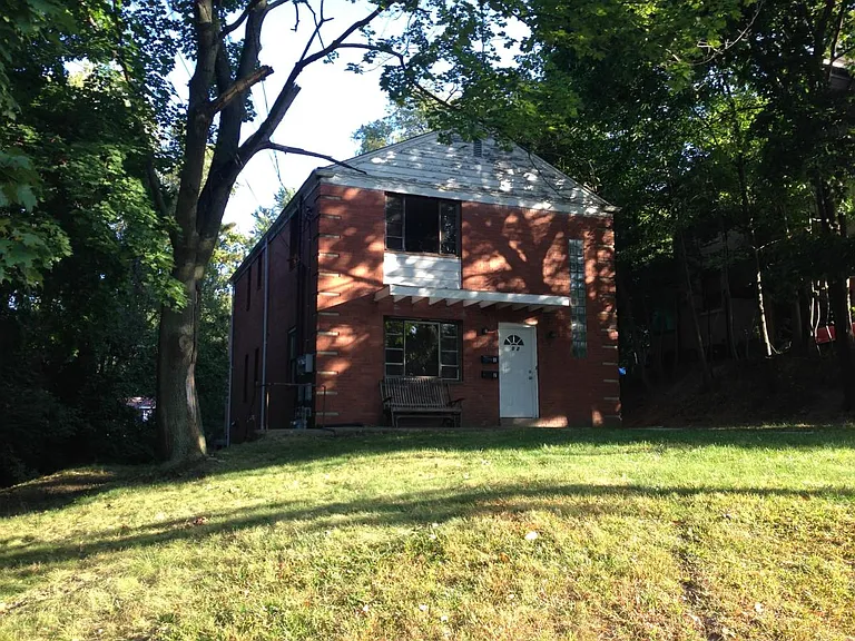 202 William St #2 — Photo 4