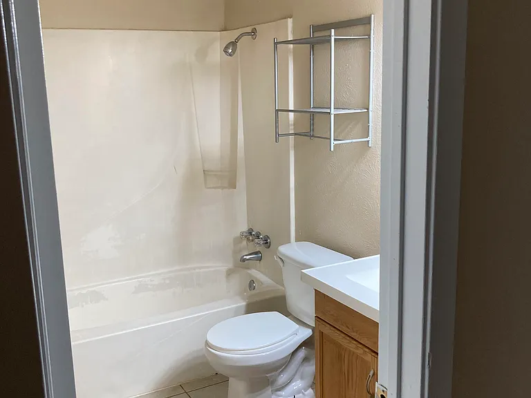 604 S Main St #B — Photo 13