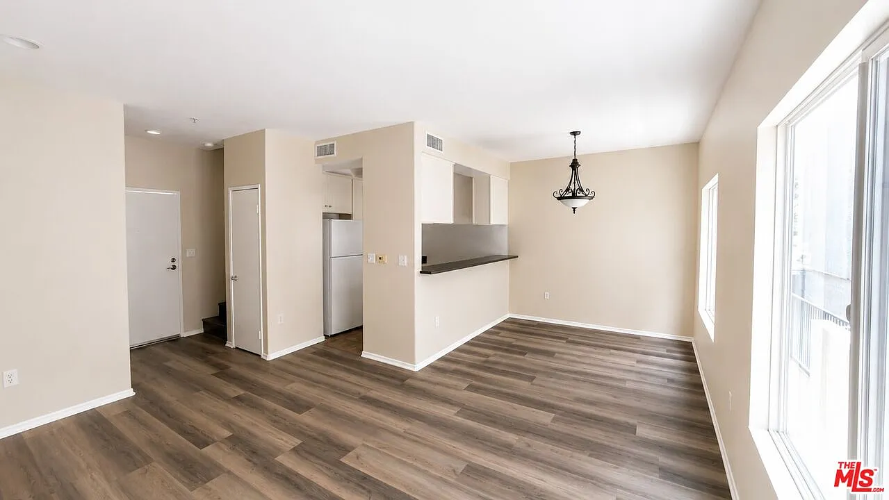 2 bed, 2.0 bath, 1100 sqft, $2,395 — Photo 1