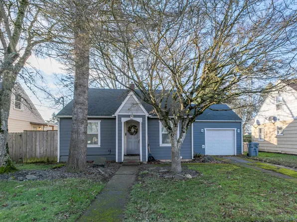 372 S 6th St, Lebanon, OR 97355