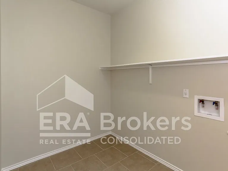 8918 Night View Dr — Photo 16