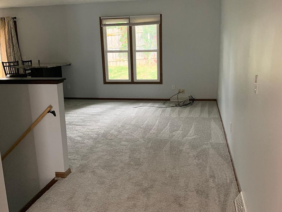 Nice size family room with brand new carpet