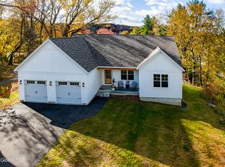 24 Crescent Ter, Wynantskill, NY 12198