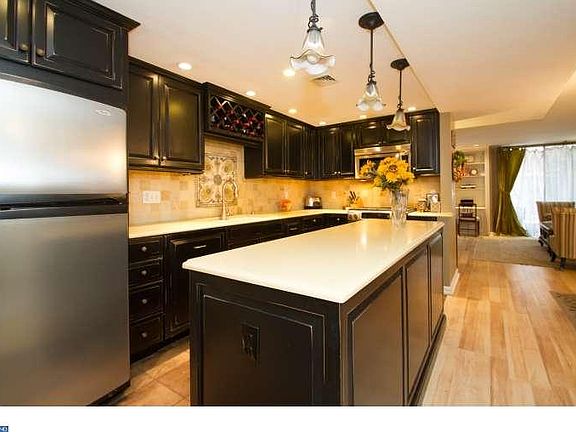 5th image of 37 Saint James Ct #29