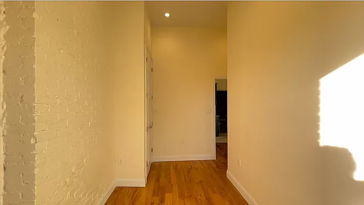 Rented by EXR | media 13