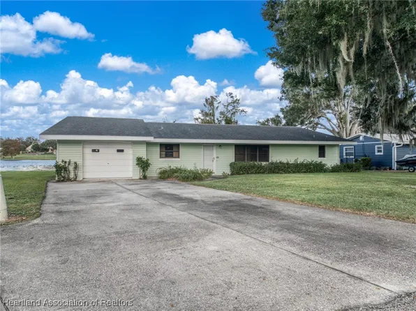 6 Chickasaw St, Lake Placid, FL 33852