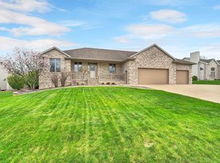 1520 Belle Plane Cir, Green Bay, WI 54313