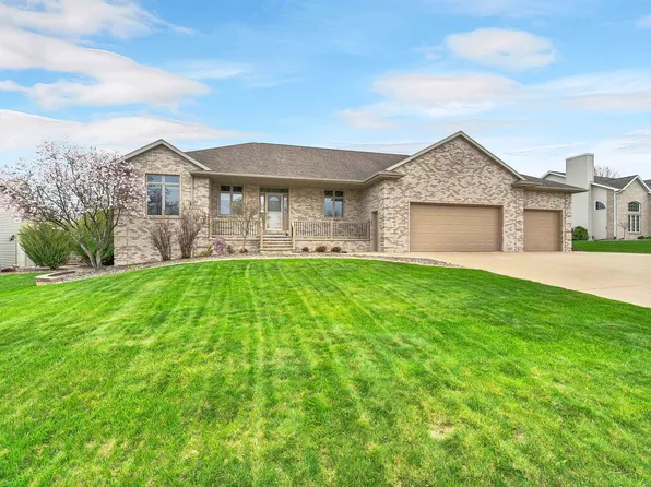 1520 Belle Plane Cir, Green Bay, WI 54313