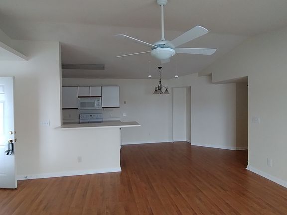 5th image of 2269 Essex Dr APT J