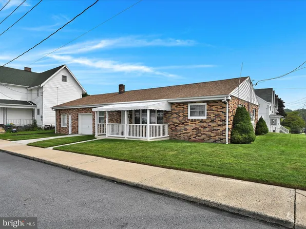 125 W Chestnut St, Frackville, PA 17931