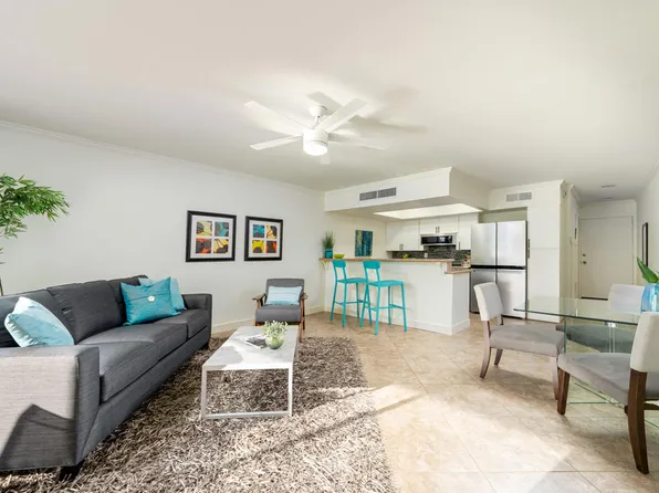 1655 E Palm Canyon Dr Unit 411, Palm Springs, CA 92264
