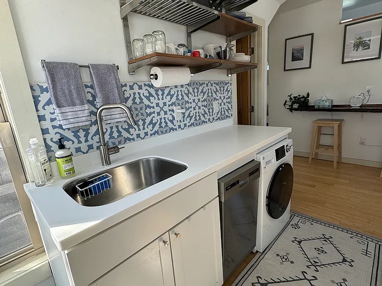 44 Luck St #2 — Photo 8