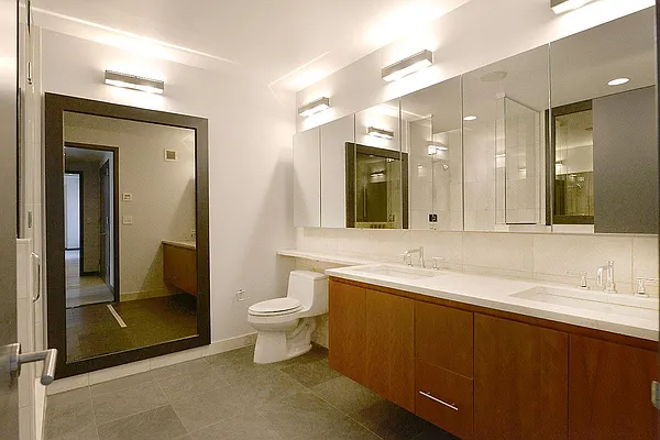 Sold by Prime Manhattan | media 22