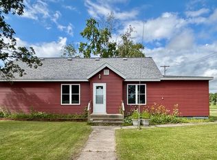 601 1st St S, Karlstad, MN 56732