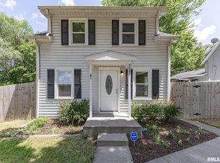 2011 N 6th St, Clinton, IA 52732