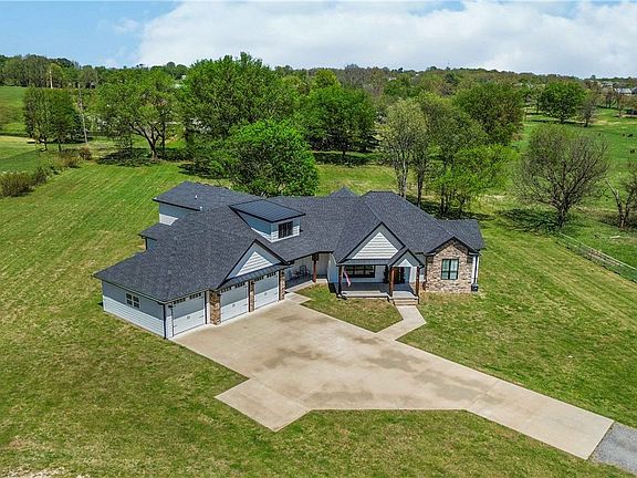 2nd image of 11191 Pickett Ridge Rd
