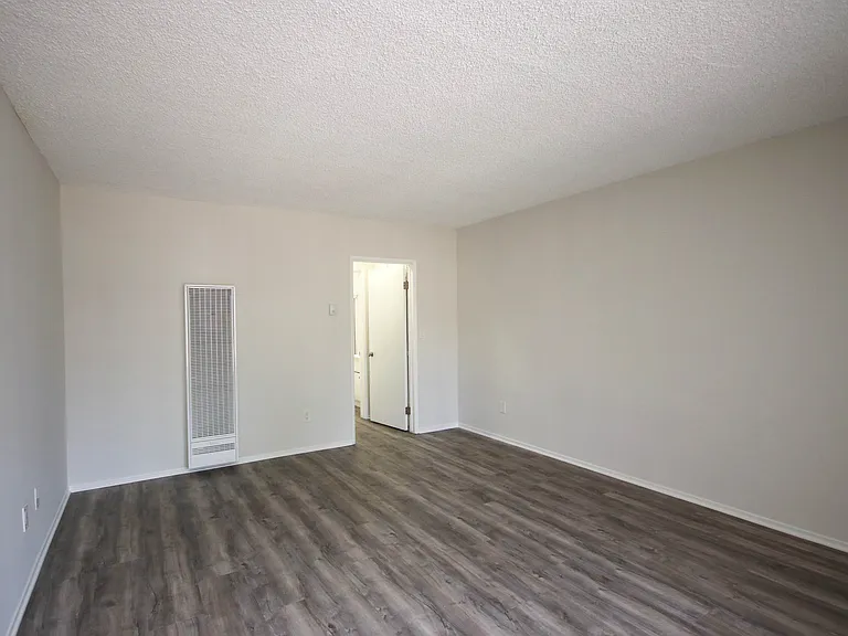 567 N Holliston Ave #1 — Photo 6