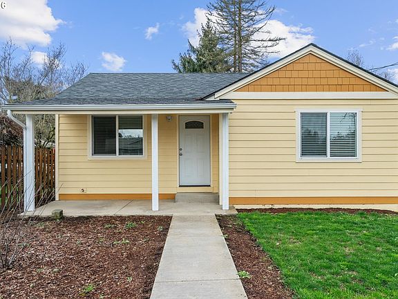 4th image of 2210 Maple St