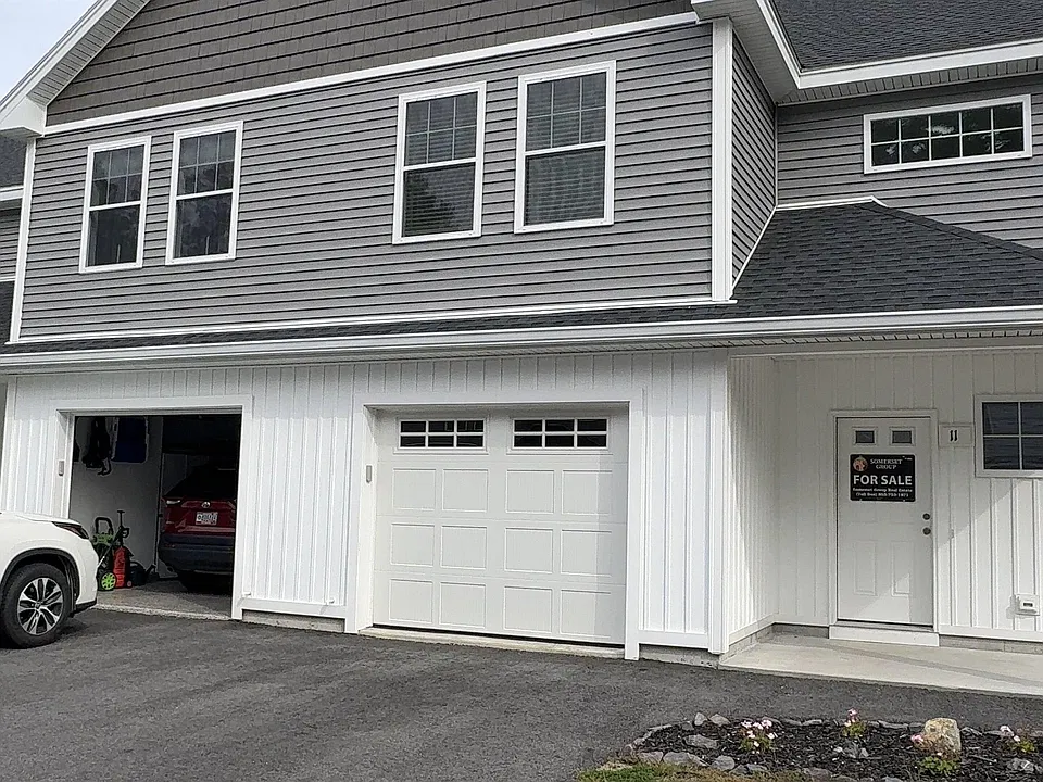 11 Sidetrack Ln