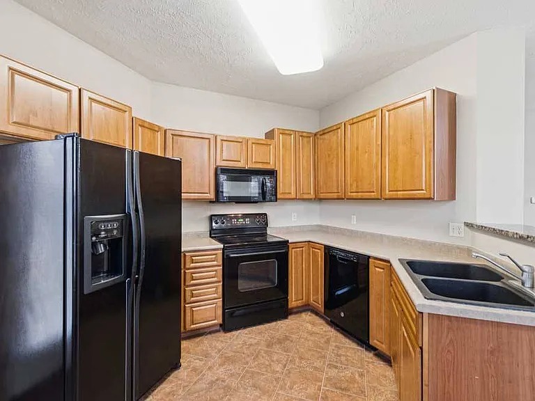 Stone Ridge Estates Apartments & Duplexes — Photo 144