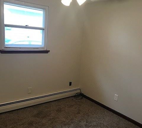 4th image of 627 Case Ave