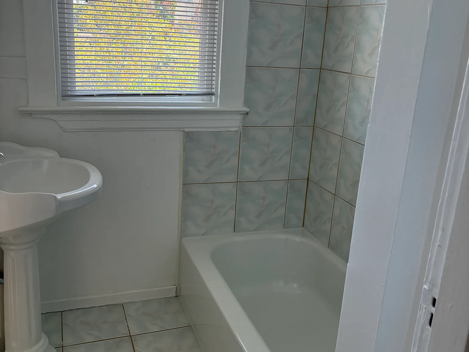 2 bed, 850 sqft, $2,600 — Photo 4
