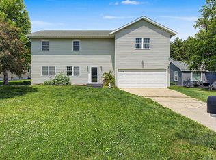 2128 Lancaster Heights Rd, Freeport, IL 61032